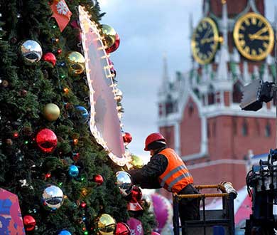 Монтаж больших ёлок в Кирове